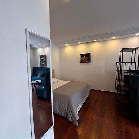 Studio In Bllok Tiranë Eksteriør bilde